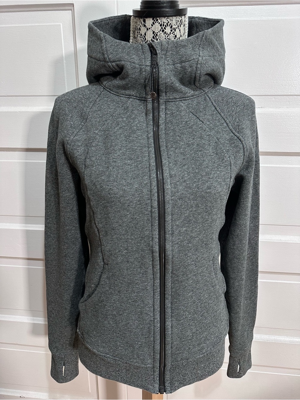 Lululemon Scuba Hoodie Light Cotton Fleece Size 8 Heathered Speckled Black $128